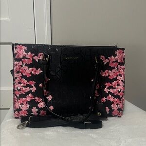 Pre Owned Calvin Klein Black and Pink Floral Shoulder Bag